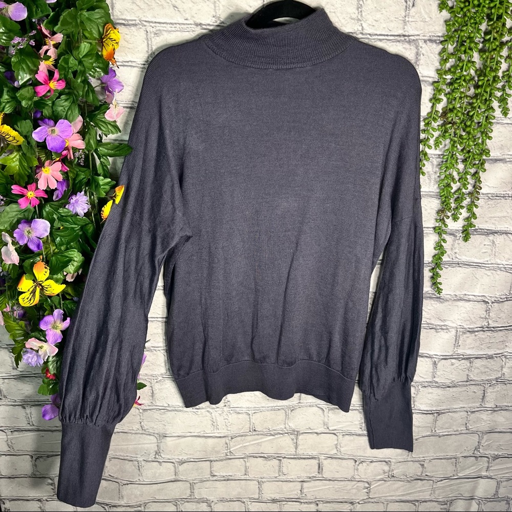.:💙2/$40💙Haoduoyi Long Sleeve Low Turtleneck Peasant Sweater Size Large